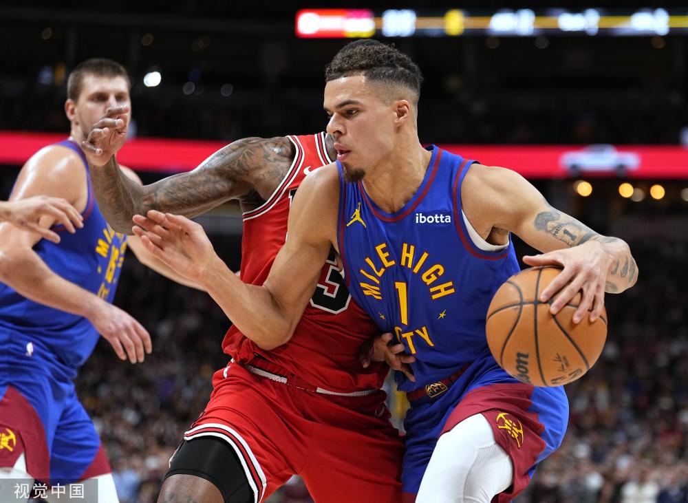 在中场通过 在中场通过