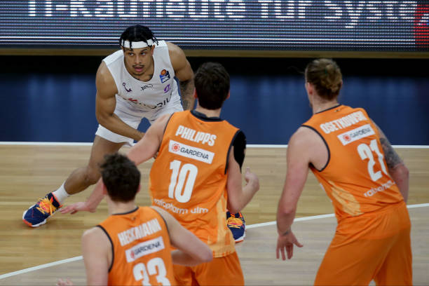 依靠个别球 依靠个别球