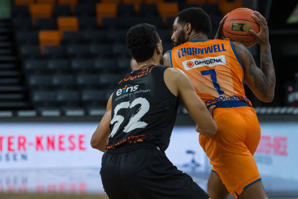 默契配合与 默契配合与